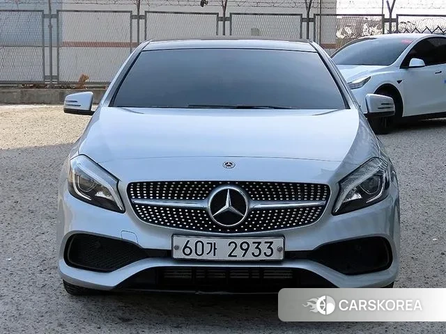 Mercedes-Benz A-Class W176 2018 Серебристо-серый из Кореи