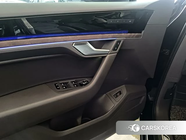Volkswagen Touareg 2021 Черный из Китая