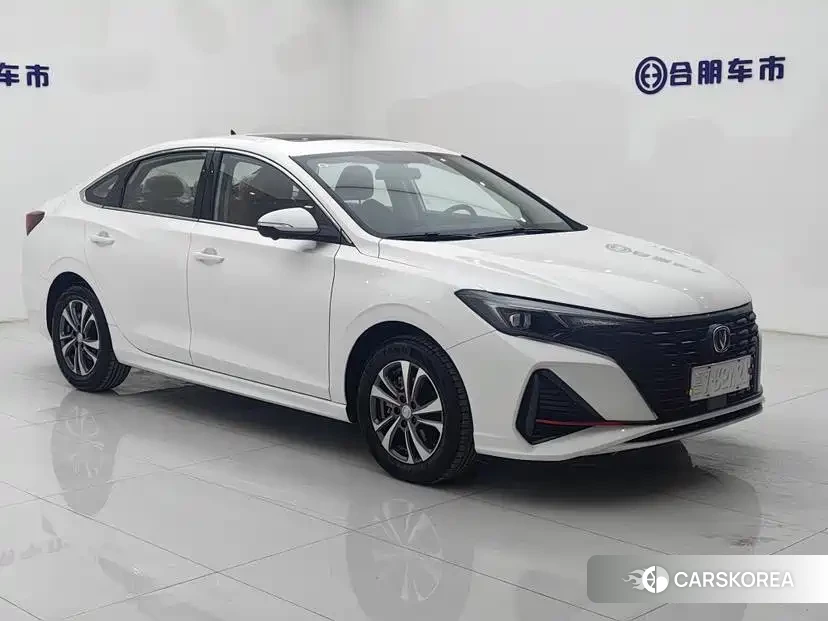 Chang'an Yidong 2024 Белый из Китая