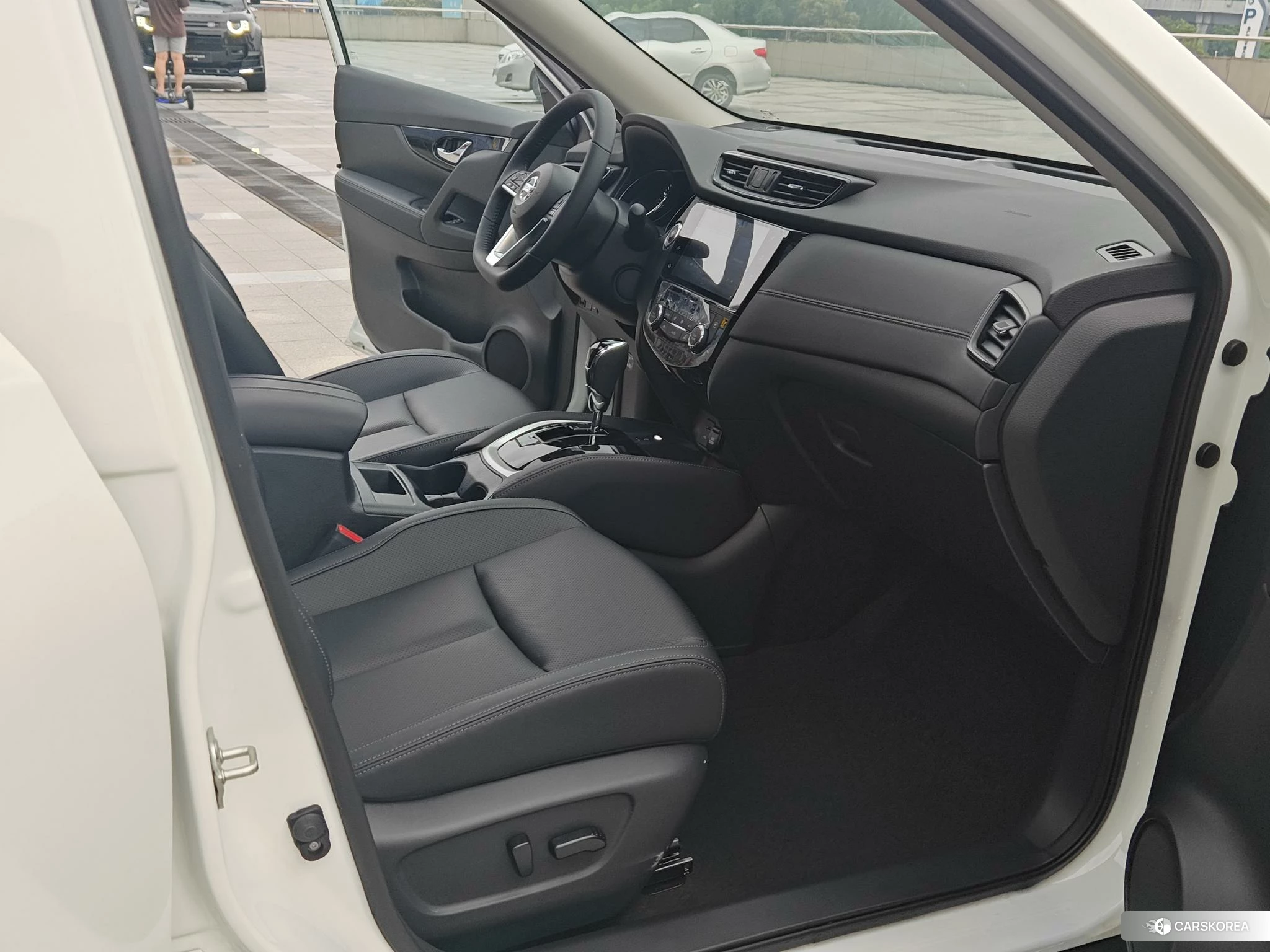 Nissan Qijun 2023 Белый из Китая