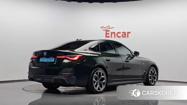 BMW i4 2022 Темно-зеленый из Кореи