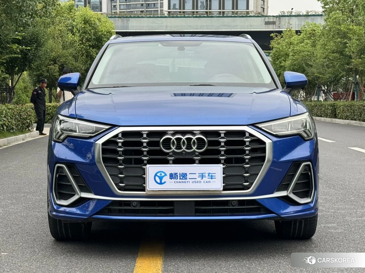 Audi Q3 2020 Синий из Китая