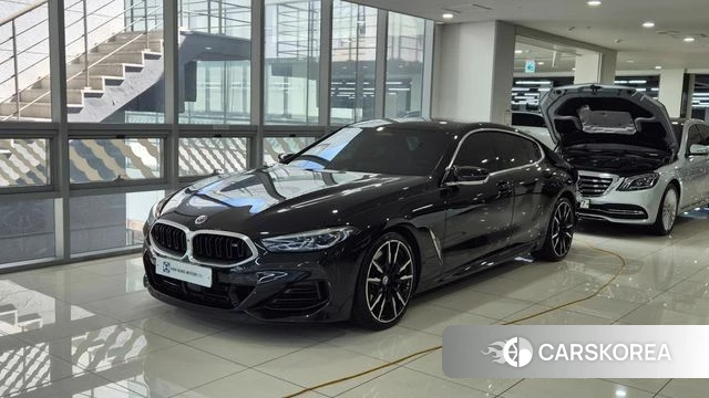 BMW 8 Series (G15) 2022 Черный из Кореи