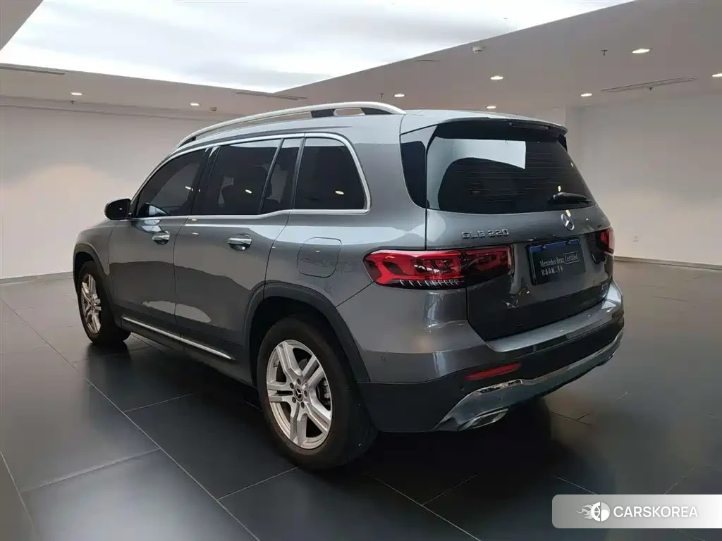 Mercedes-Benz GLB 2023 Silver/gray из Китая