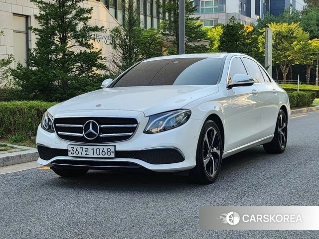 Mercedes-Benz E-Class W213 2019 Белый из Кореи