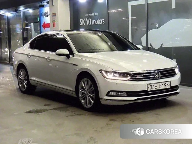 Volkswagen Passat GT (B8) 2018 Белый из Кореи