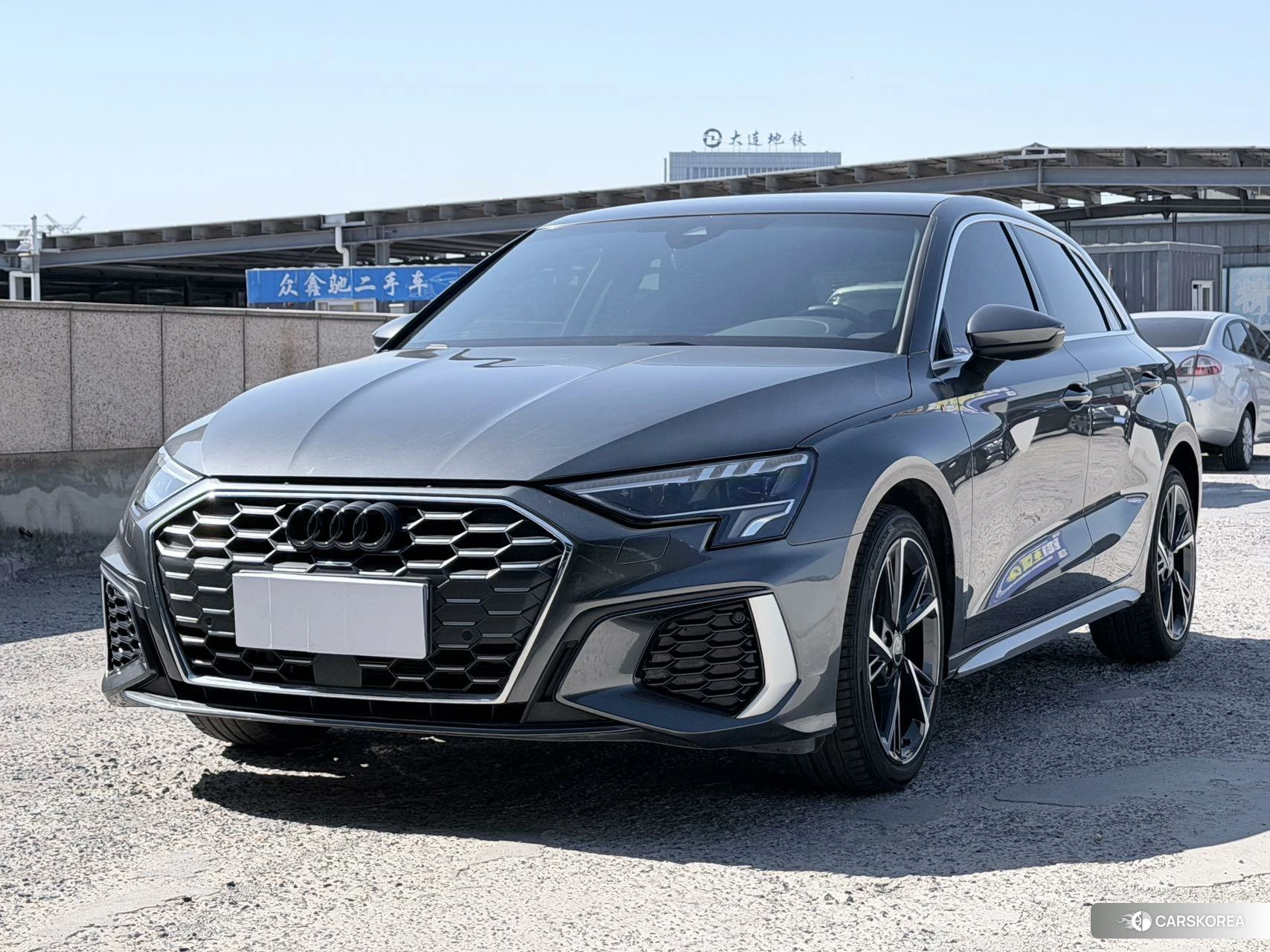 Audi A3 2023 Темно-серый из Китая