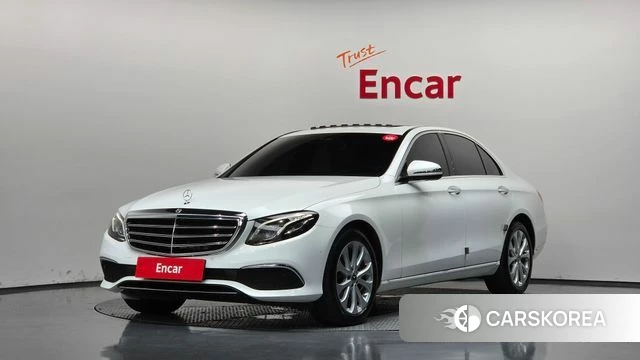 Mercedes-Benz E-Class W213 2019 Белый из Кореи