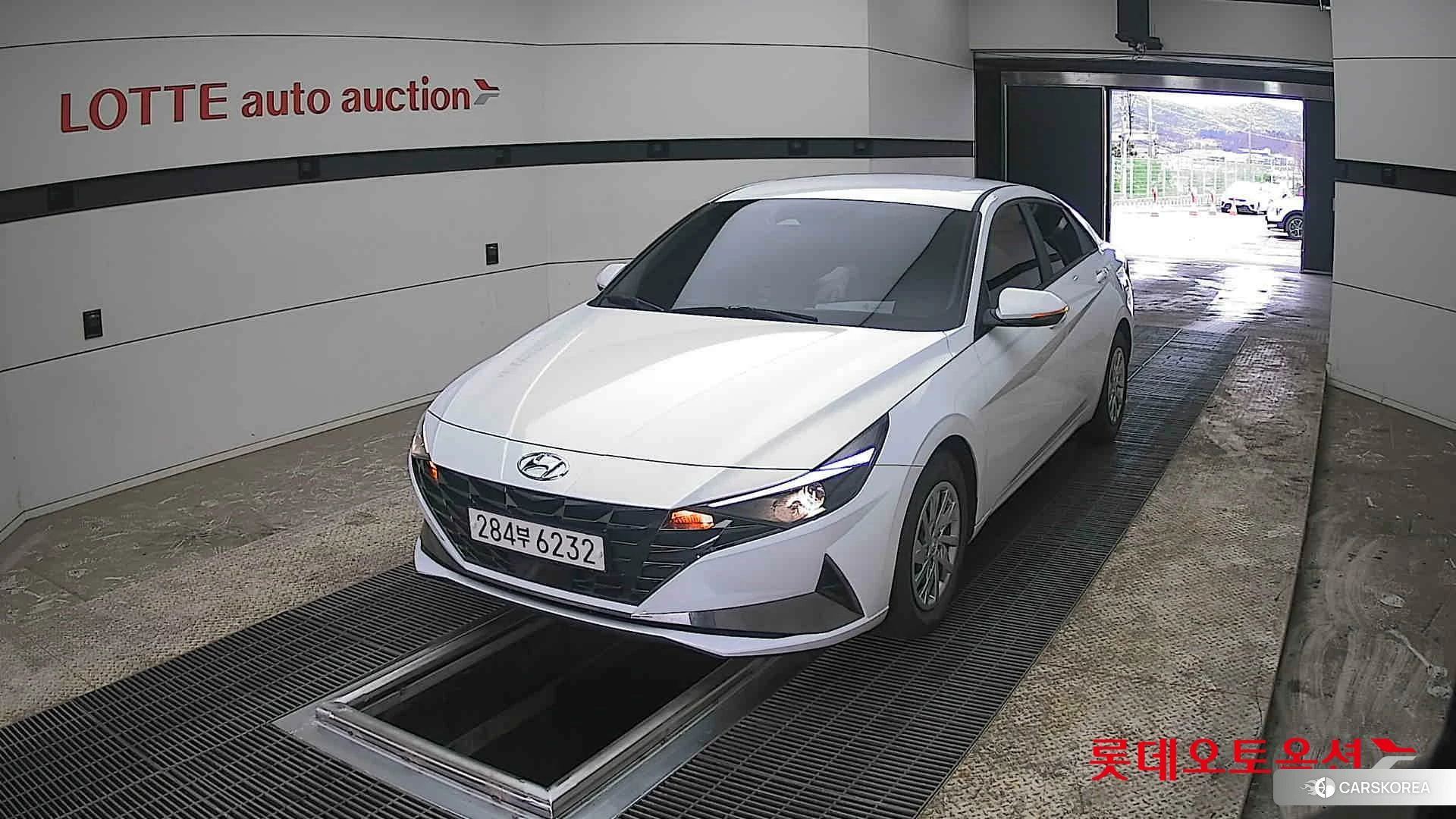 Hyundai Avante 2021 Polar White из Кореи