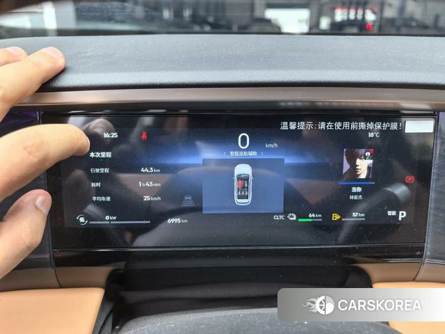 Geely Galaxy Galaxy L7 2025 Серебристо-серый из Китая