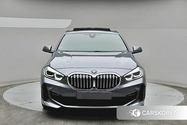 BMW 1 Series (F40) 2022 Серый из Кореи