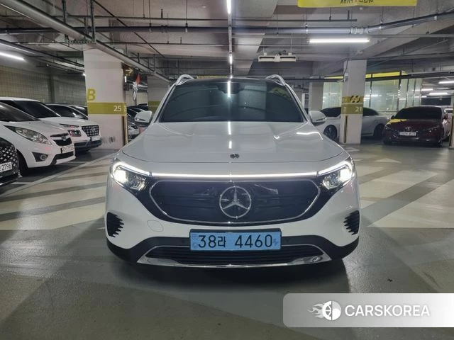 Mercedes-Benz EQB X243 2024 Белый из Кореи