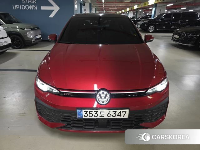 Volkswagen Golf 8th Generation 2025 Красный из Кореи