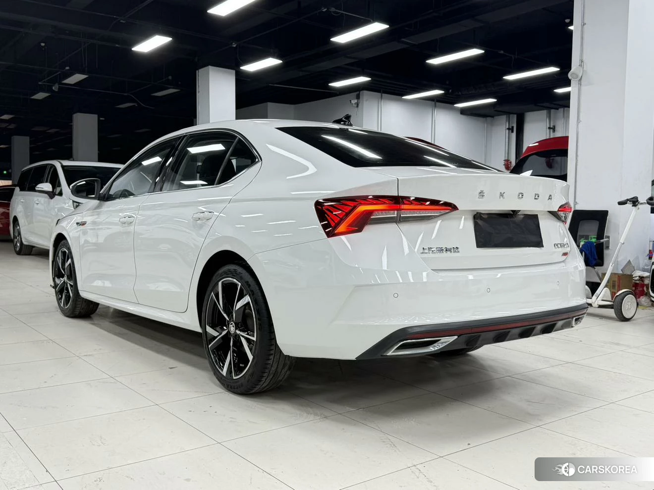 Skoda Octavia 2022 Белый из Китая