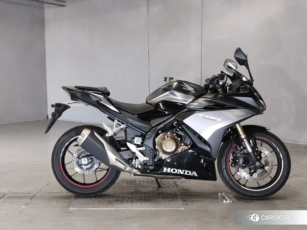 Проданный Honda CBR400R 2023 из Японии, фото 2