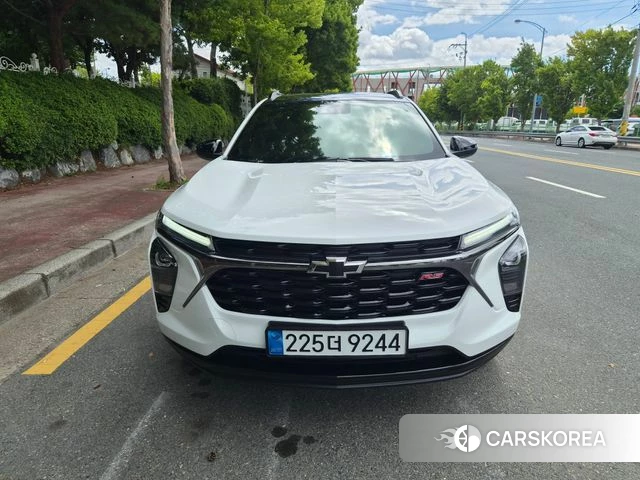 Chevrolet (GM Daewoo) Trax Crossover 2025 Белый из Кореи