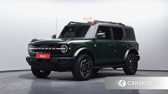 Ford Bronco 6th Generation 2023 Светло-зеленый из Кореи