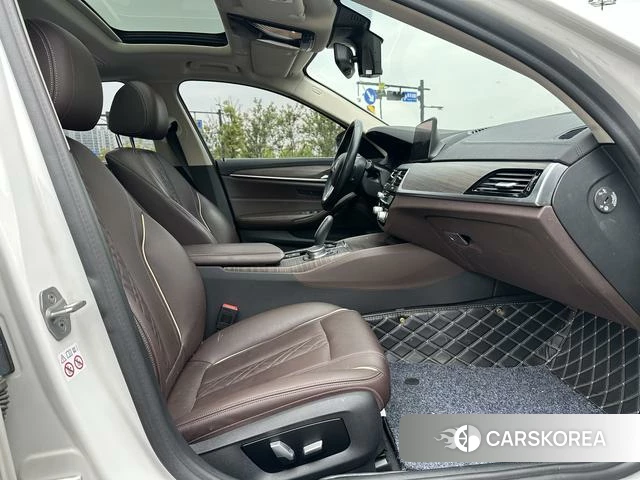 BMW 5 series PHEV 2019 Белый из Китая