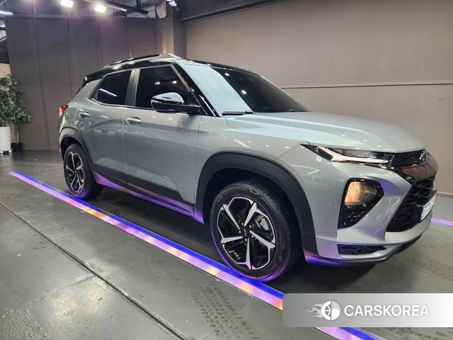 Chevrolet (GM Daewoo) Trailblazer 2022 Серебристо-серый из Кореи