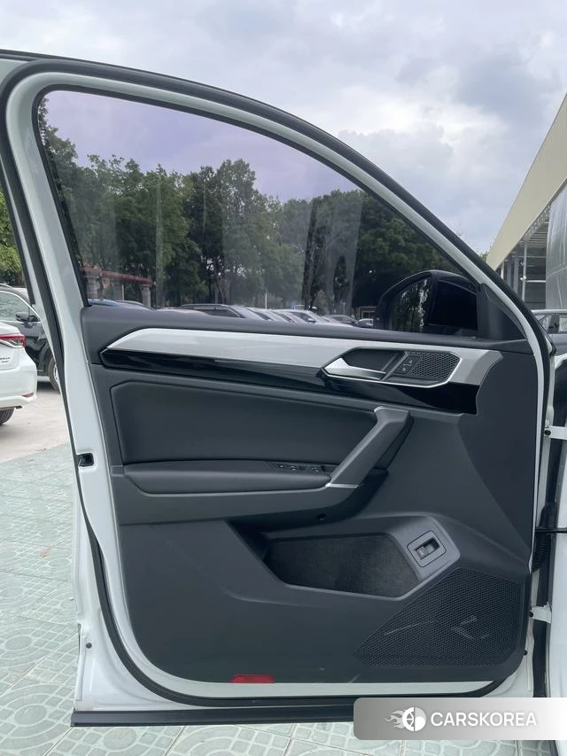 Volkswagen Tanyue 2022 Белый из Китая