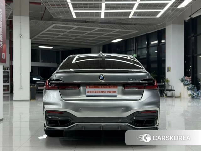 BMW 7 series 2019 Серебристо-серый из Китая