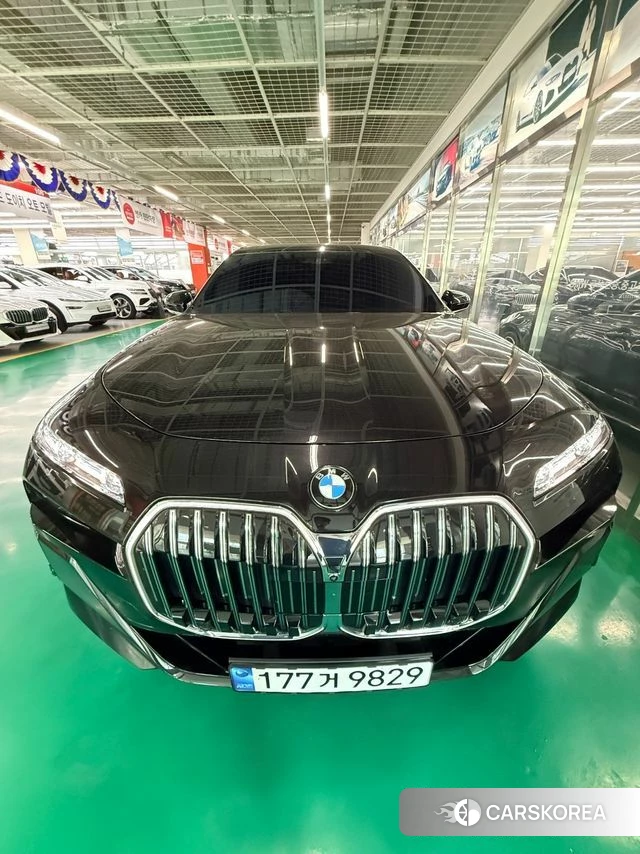 BMW 7 Series (G70) 2024 Черный из Кореи