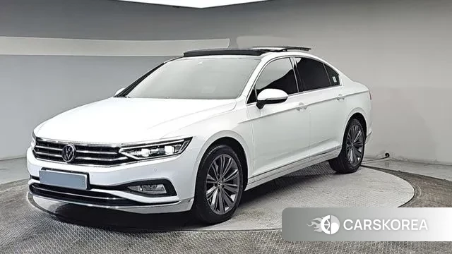 Volkswagen Passat GT (B8) 2022 Белый из Кореи