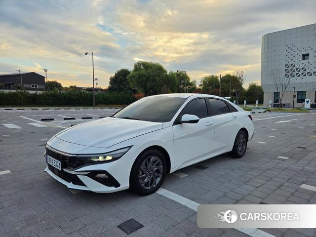 Hyundai The New Avante (CN7) 2023 Белый из Кореи