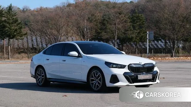 BMW 5 Series (G60) 2024 Белый из Кореи