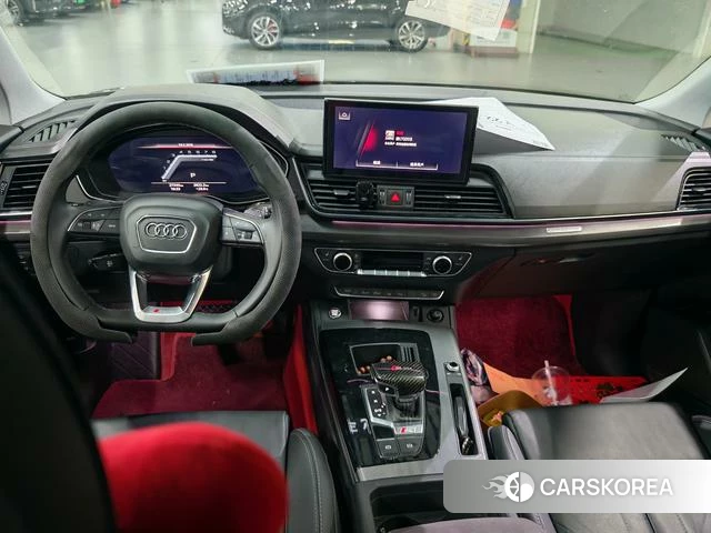 Audi Q5L 2022 Черный из Китая