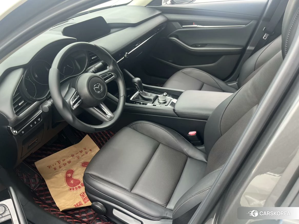 Mazda 3 2019 Белый из Китая