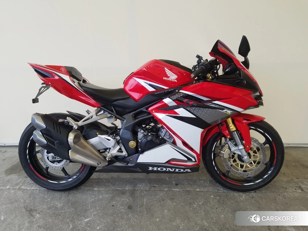 Проданный Honda CBR250RR 2017 из Японии