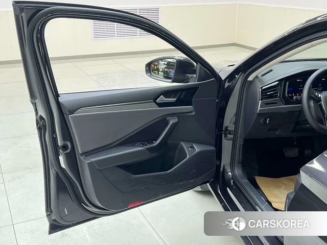 Volkswagen Sagitar 2022 Черный из Китая