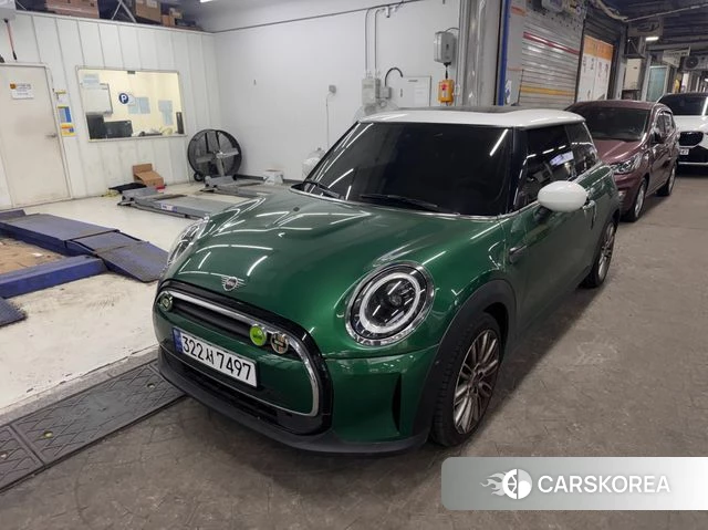 Mini Cooper 2023 Темно-зеленый из Кореи
