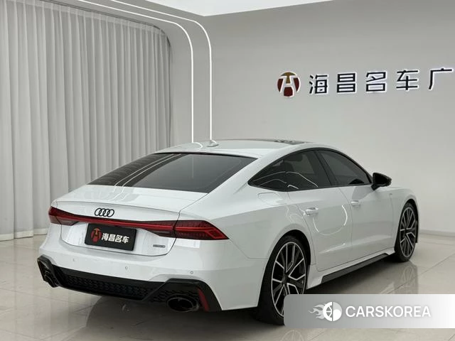 Audi A7 2022 Белый из Китая