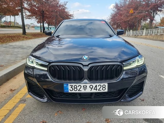 BMW 5 Series (G30) 2023 Черный из Кореи