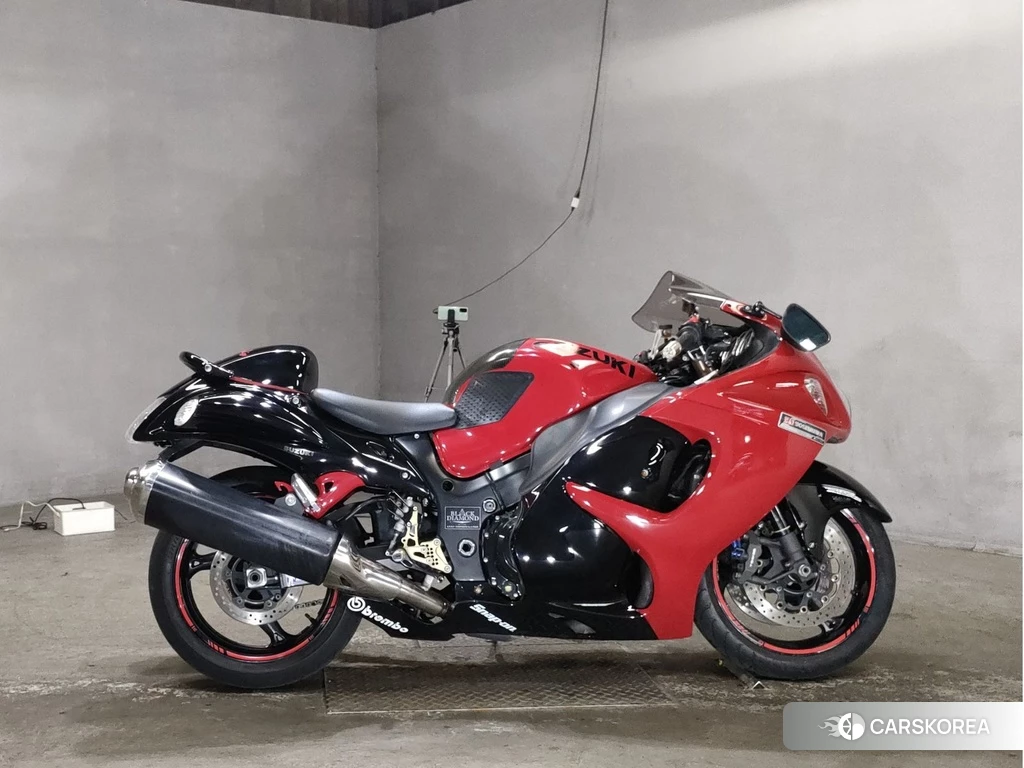 Проданный Suzuki GSX1300R HAYABUSA 2011 из Японии, фото 2