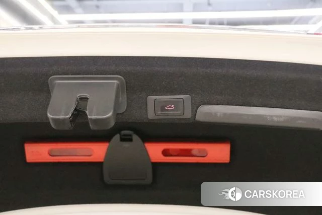 Audi A4L 2021 Белый из Китая