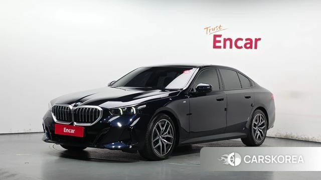 BMW 5 Series (G60) 2025 Черный из Кореи