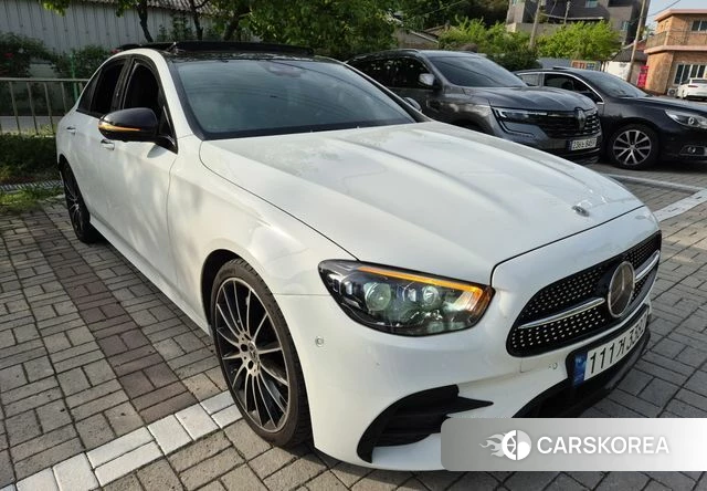 Mercedes-Benz E-Class W213 2023 Белый из Кореи