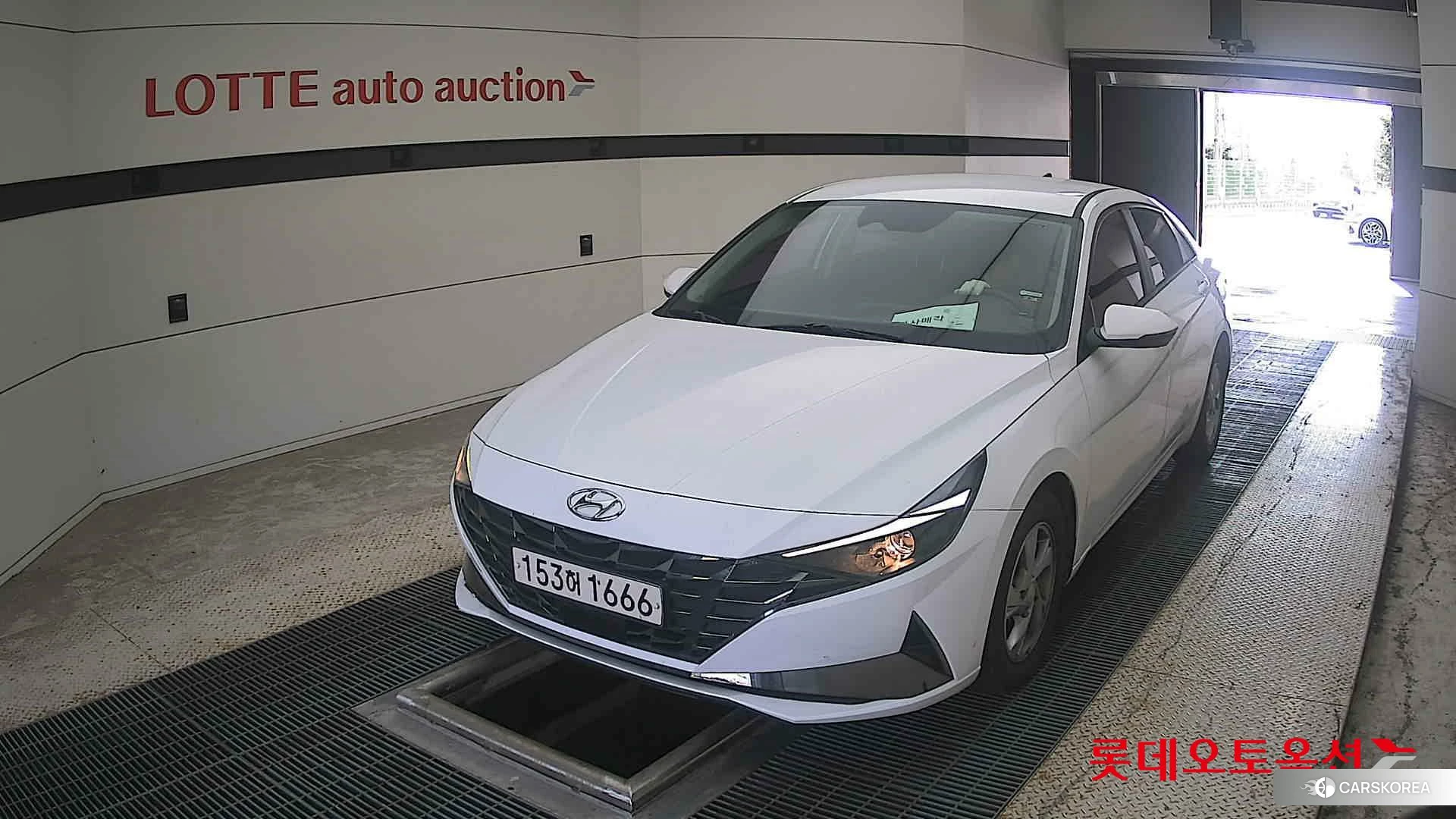 Hyundai Avante 2021 Polar White из Кореи