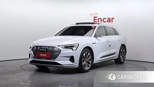 Audi e-Tron 2021 Белый из Кореи