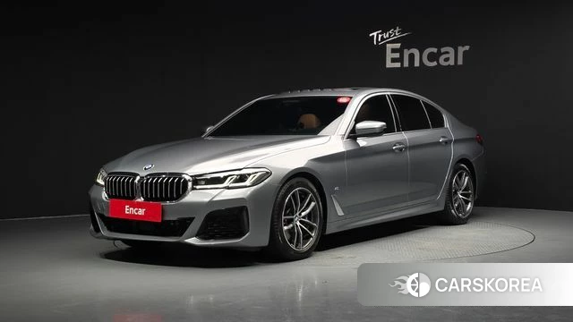 BMW 5 Series (G30) 2022 Серебристо-серый из Кореи