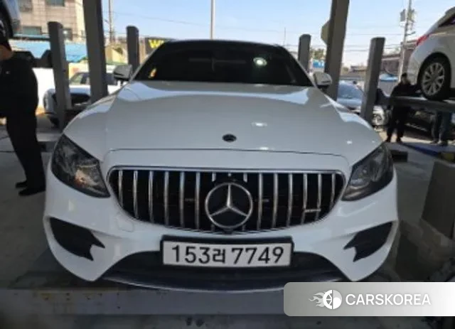 Mercedes-Benz E-Class W213 2019 Белый из Кореи