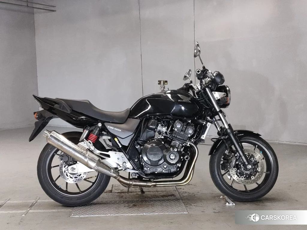 Проданный Honda CB400SF 2019 из Японии