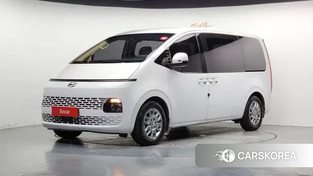 Hyundai Staria 2023 Белый из Кореи