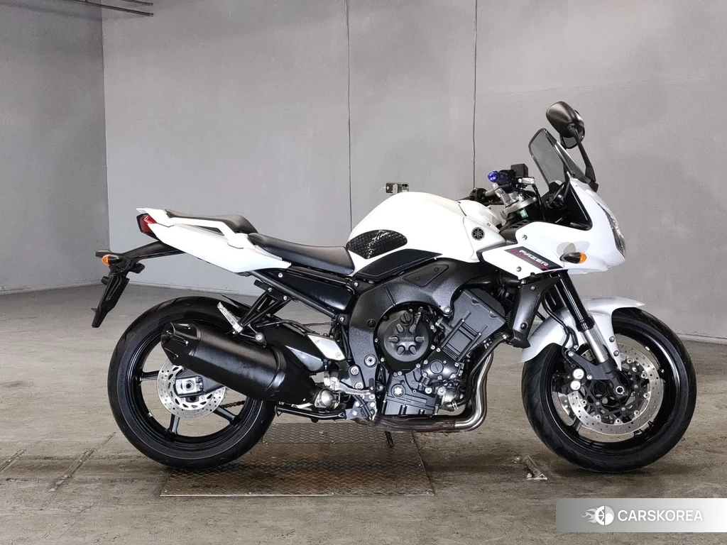 Проданный Yamaha FZ1 FEATHER 2013 из Японии
