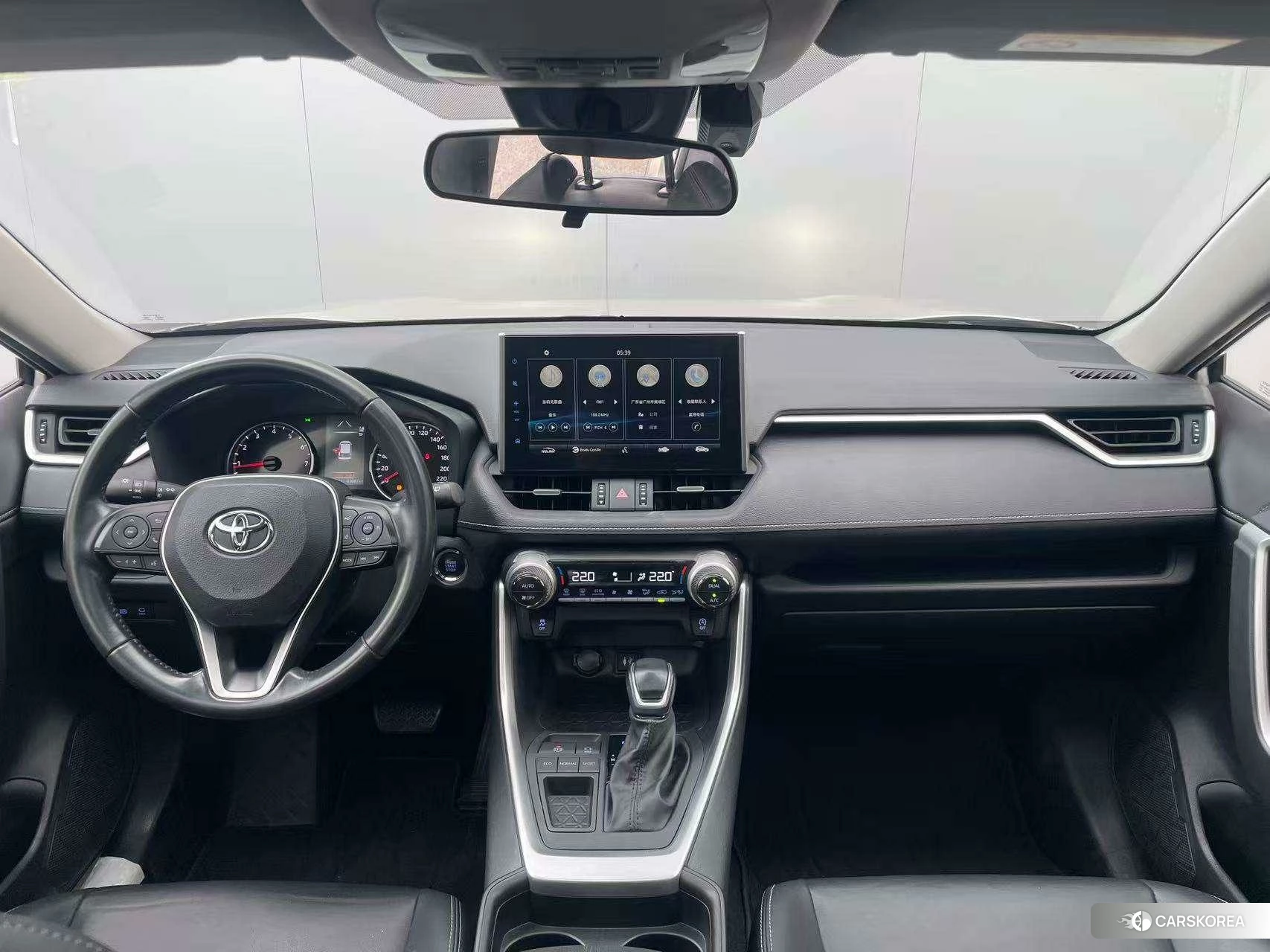 Toyota Wildlander 2022 Серебристо-серый из Китая
