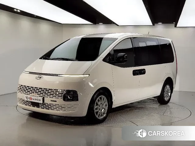 Hyundai Staria 2023 Белый из Кореи