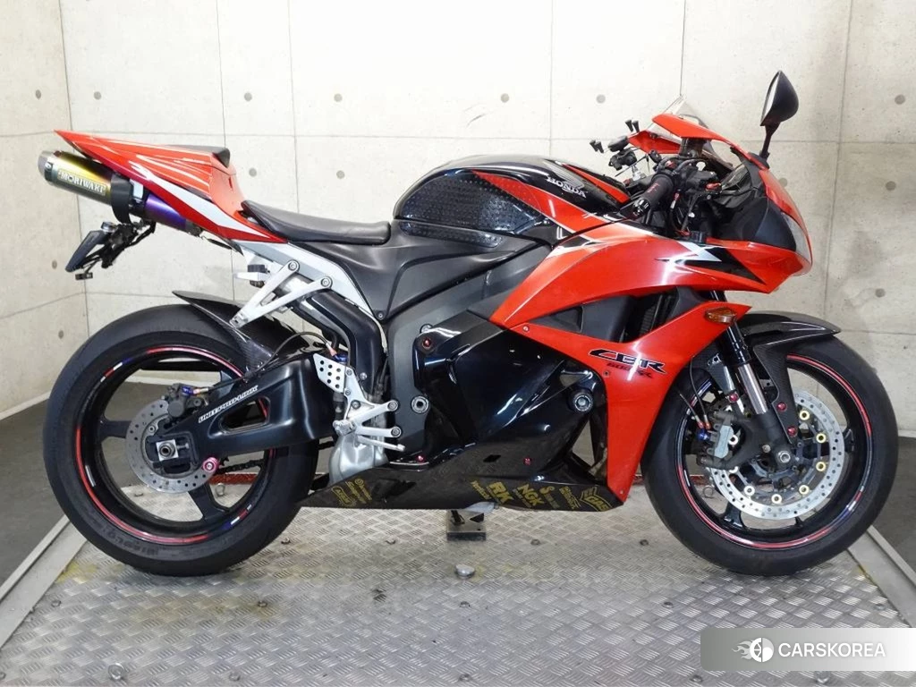 Проданный Honda CBR600RR 2010 из Японии